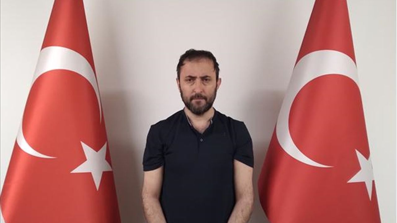 MİT ile Pakistan istihbarat teşkilatı ISI'nın ortak operasyonunda, turuncu kategoride aranan DEAŞ'ın sözde sorumlularından Özgür Altun, Pakistan-Afganistan sınırında yakalandı