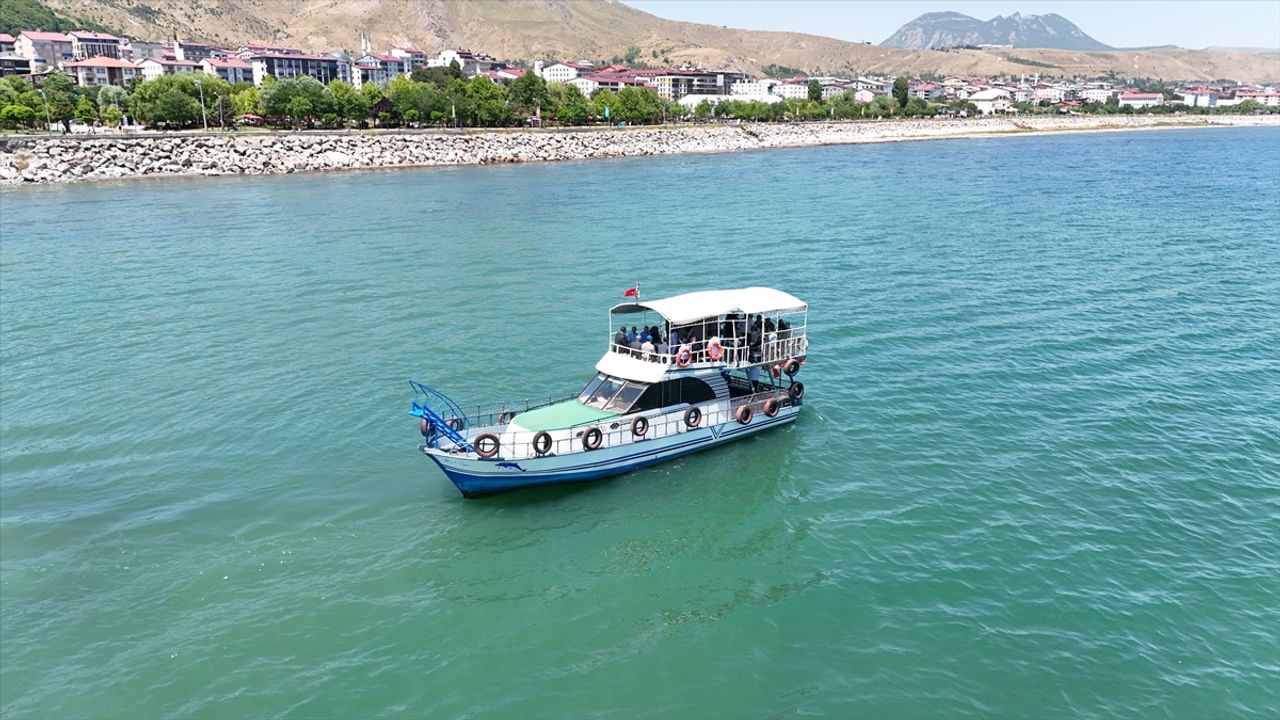 Bitlis'te Denizcilik ve Kabotaj Bayramı kutlandı