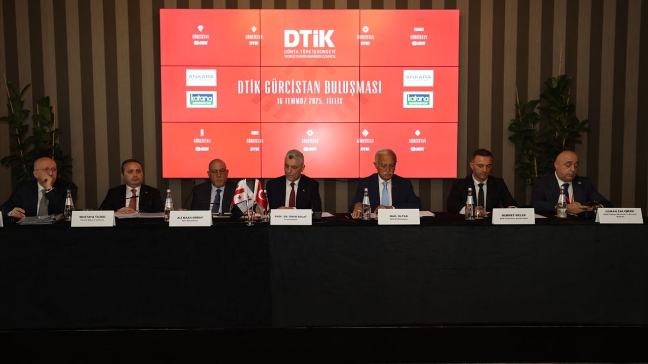 Ticaret Bakanı Bolat, Tiflis'te Gürcistan Maliye ve Ekonomi bakanlarıyla bir araya geldi