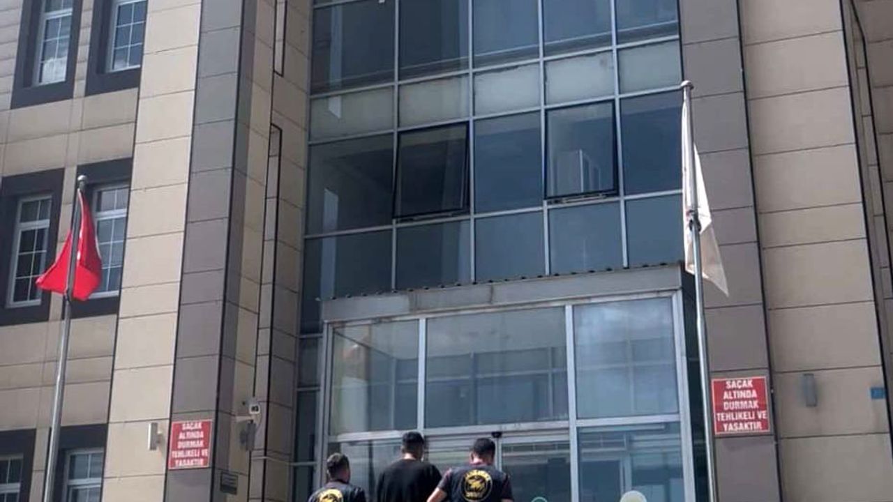 Bitlis'te 5 yıldır aranan zanlı sahte kimlikle yakalandı