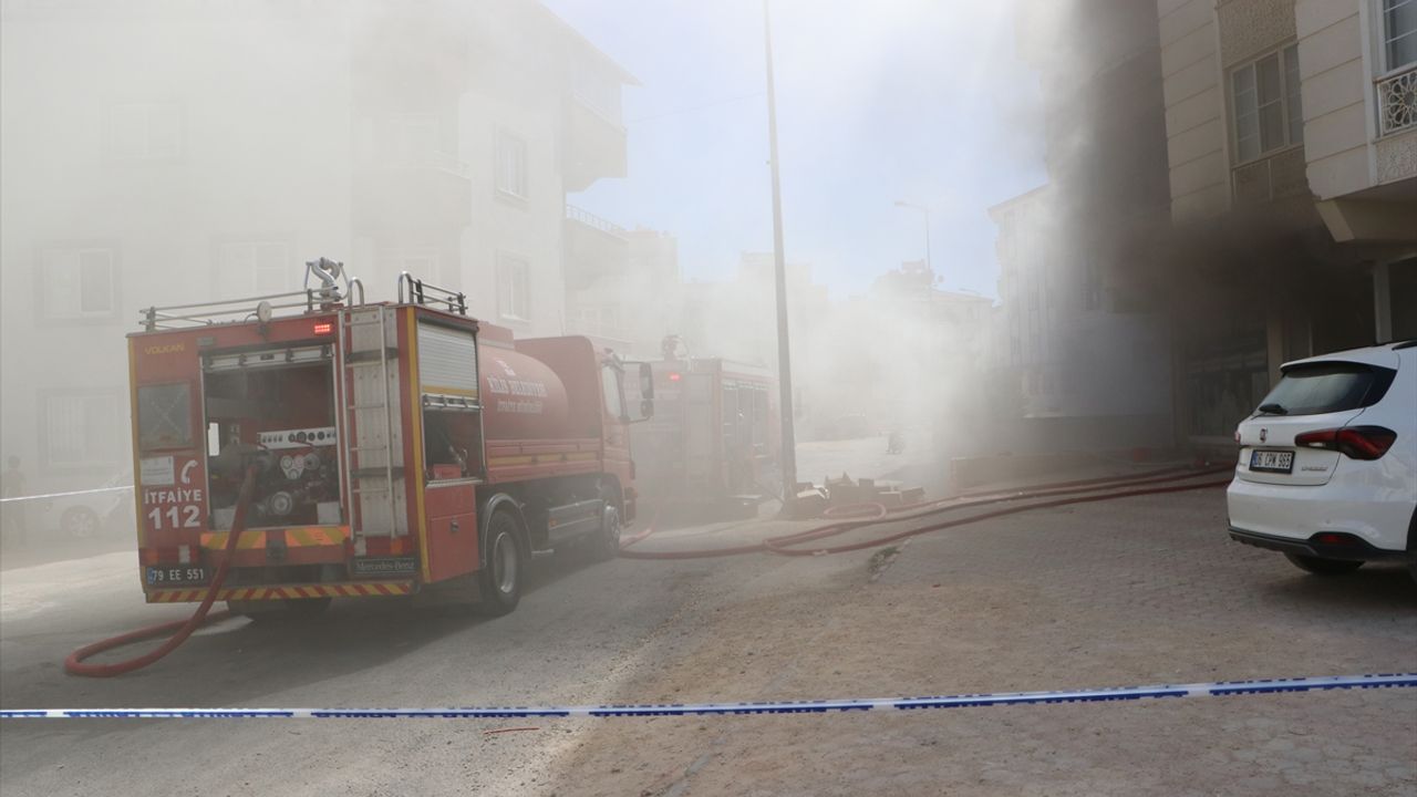 Kilis'te tekstil atölyesinde çıkan yangın söndürüldü