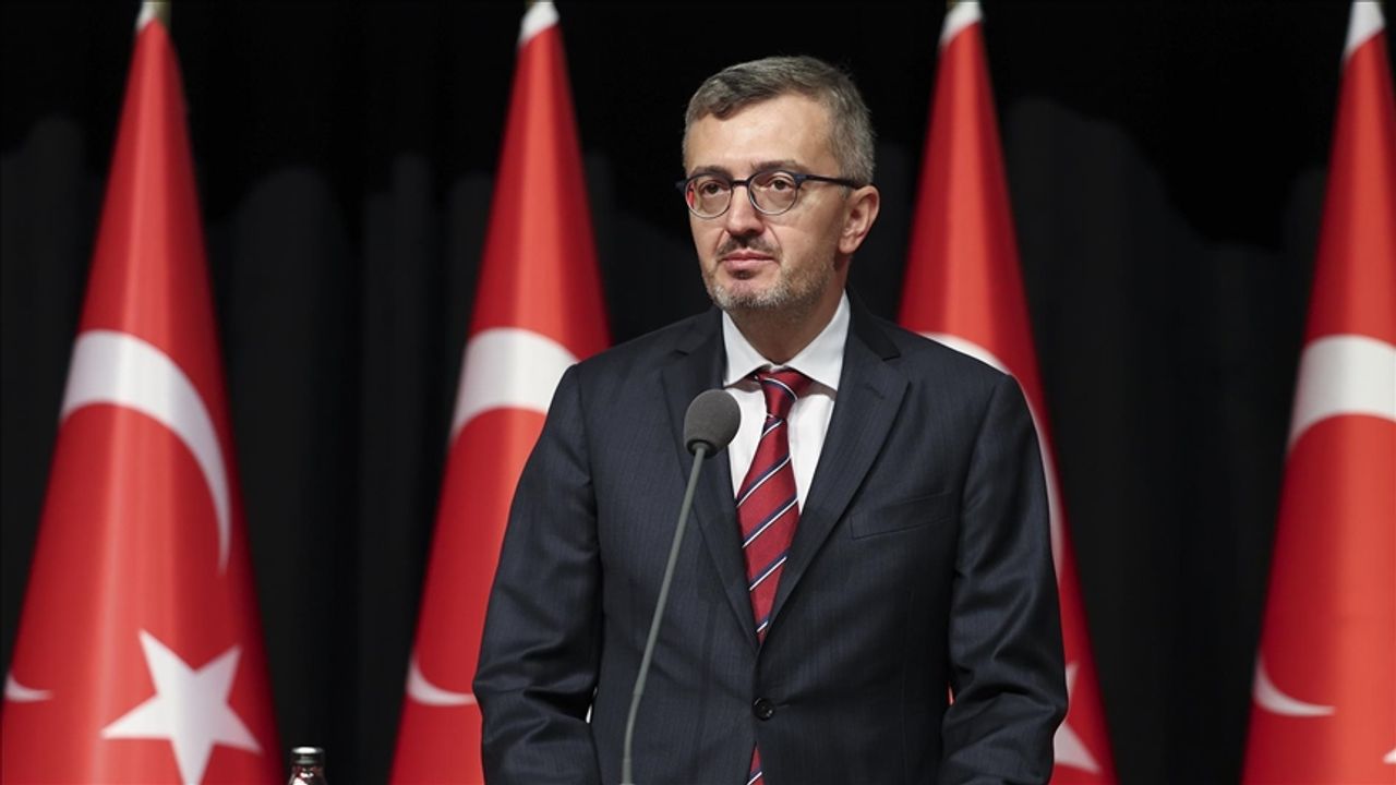 İletişim Başkanı Duran: PKK'nın bugünkü açıklaması, silah bırakma hedefi doğrultusunda olumlu bir gelişmedir