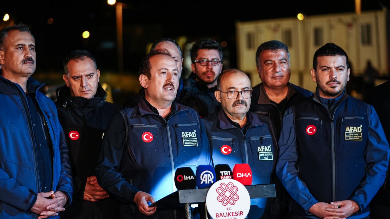 AFAD Başkanı Pehlivan Sındırgı'daki depreme ilişkin açıklamalarda bulundu:
