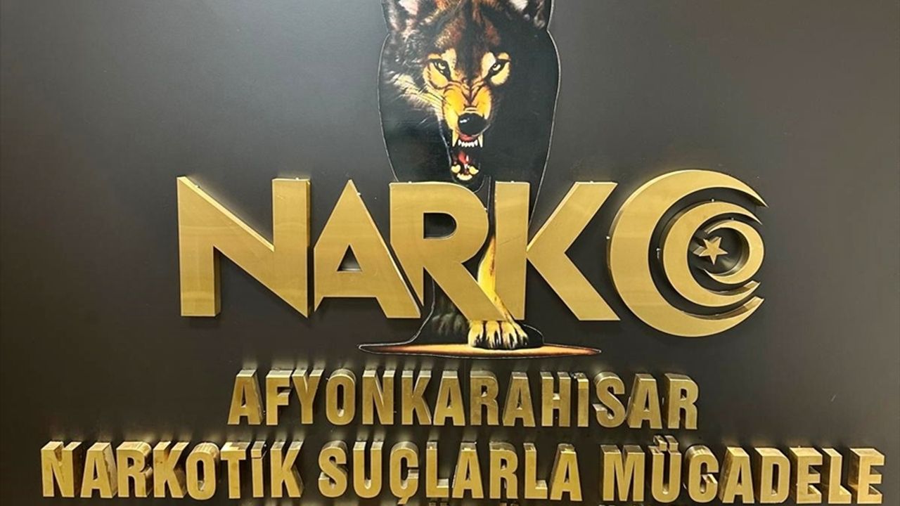 Afyonkarahisar'da uyuşturucu ele geçirilen otomobildeki 4 şüpheli tutuklandı