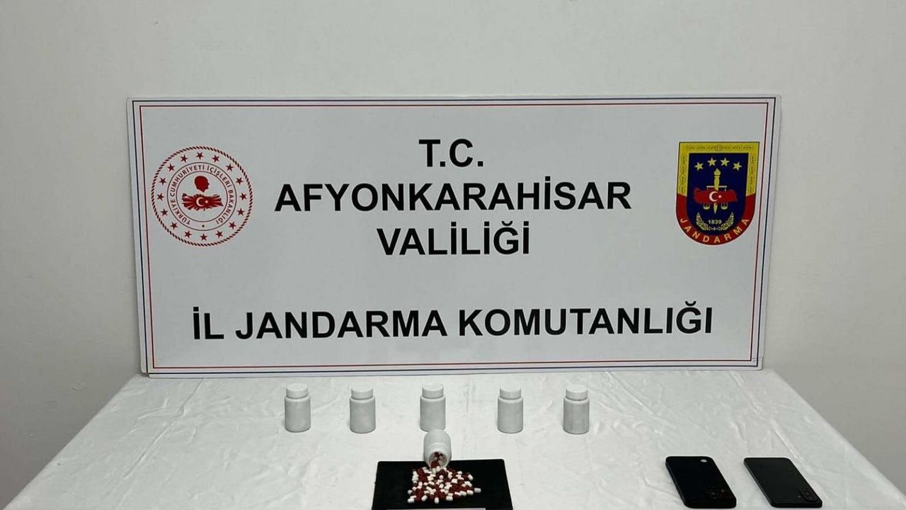 Afyonkarahisar'da uyuşturucu operasyonunda 2 şüpheli tutuklandı