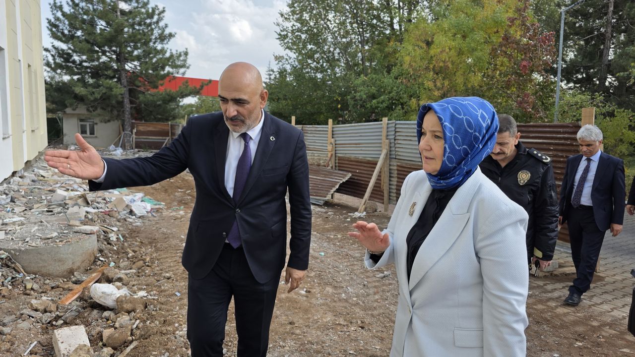 Aile ve Sosyal Hizmetler Bakan Yardımcısı Yenigün, Bingöl'de bir çiftin nikah şahidi oldu