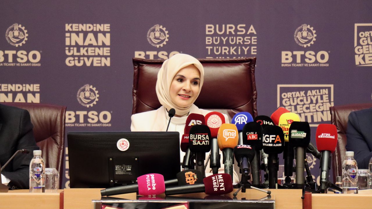 Aile ve Sosyal Hizmetler Bakanı Göktaş, Bursa Ticaret ve Sanayi Odası'nda konuştu: