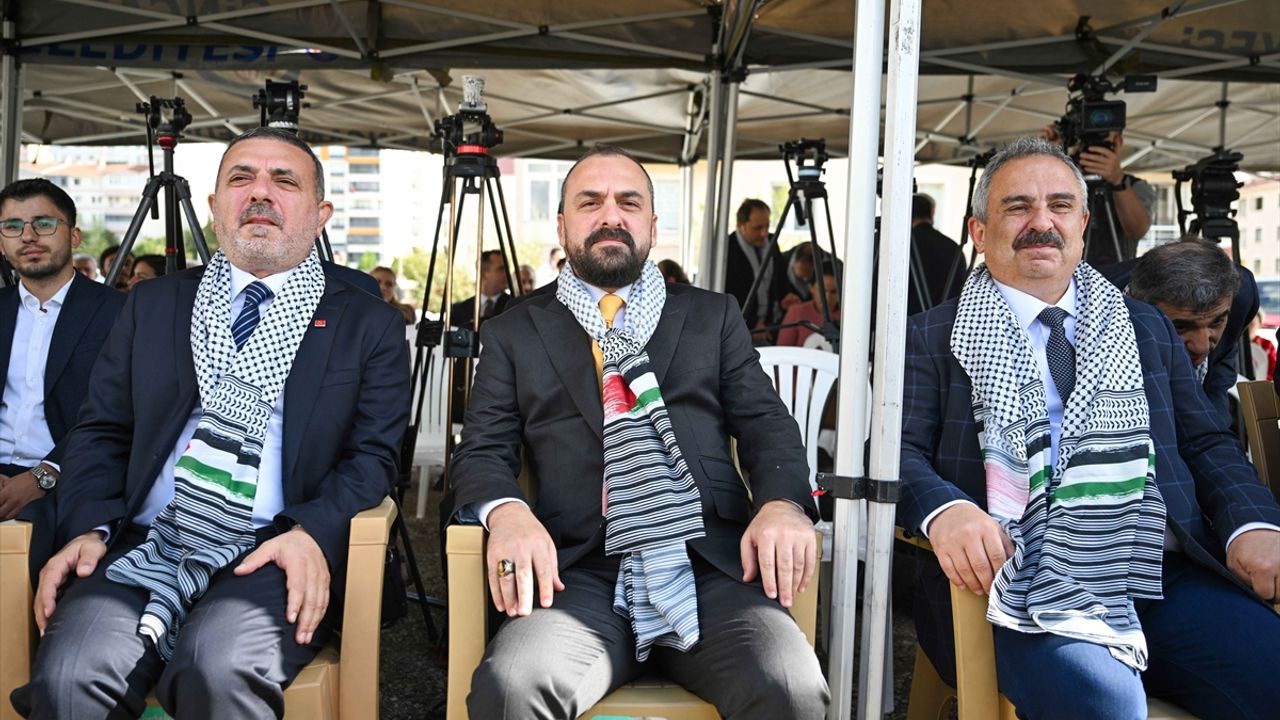AK Parti Genel Başkan Yardımcısı Acar, Filistinli gazeteciler için fidan dikim töreninde konuştu: