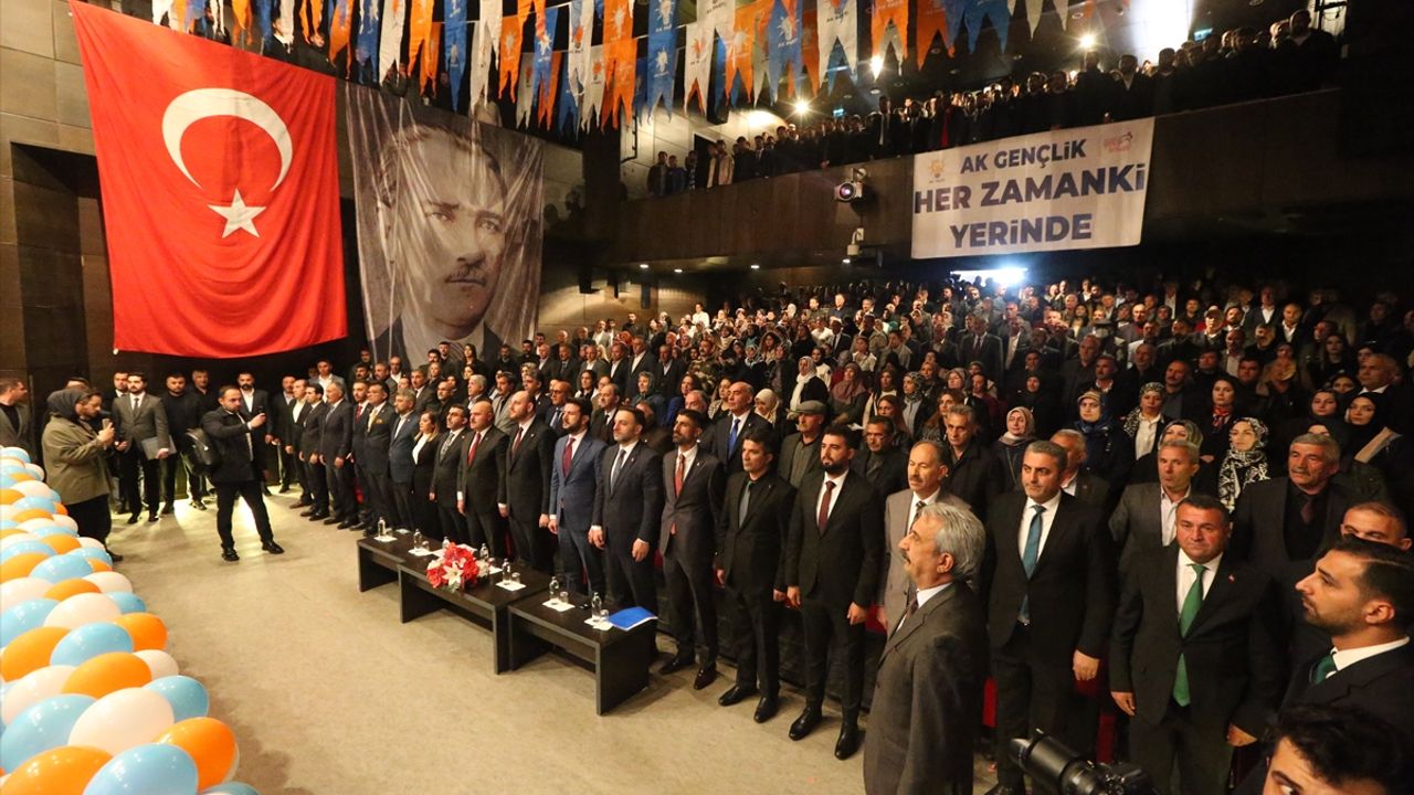 AK Parti Genel Başkan Yardımcısı Büyükgümüş, Kars'ta konuştu: