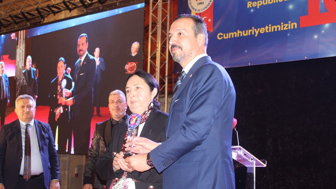 AK Parti Genel Başkan Yardımcısı Zorlu'ya Romanya'da özel ödül takdim edildi