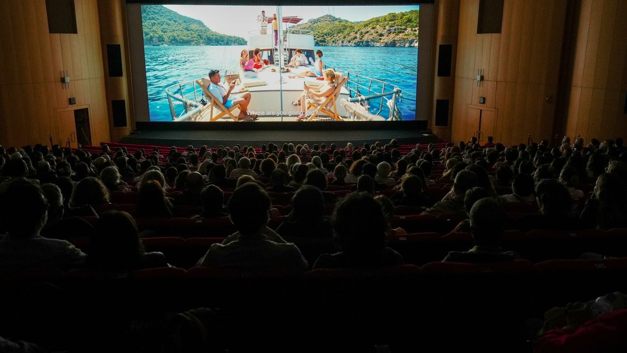 Altın Portakal'da 'Gelin Takımı 2' filminin galası yapıldı