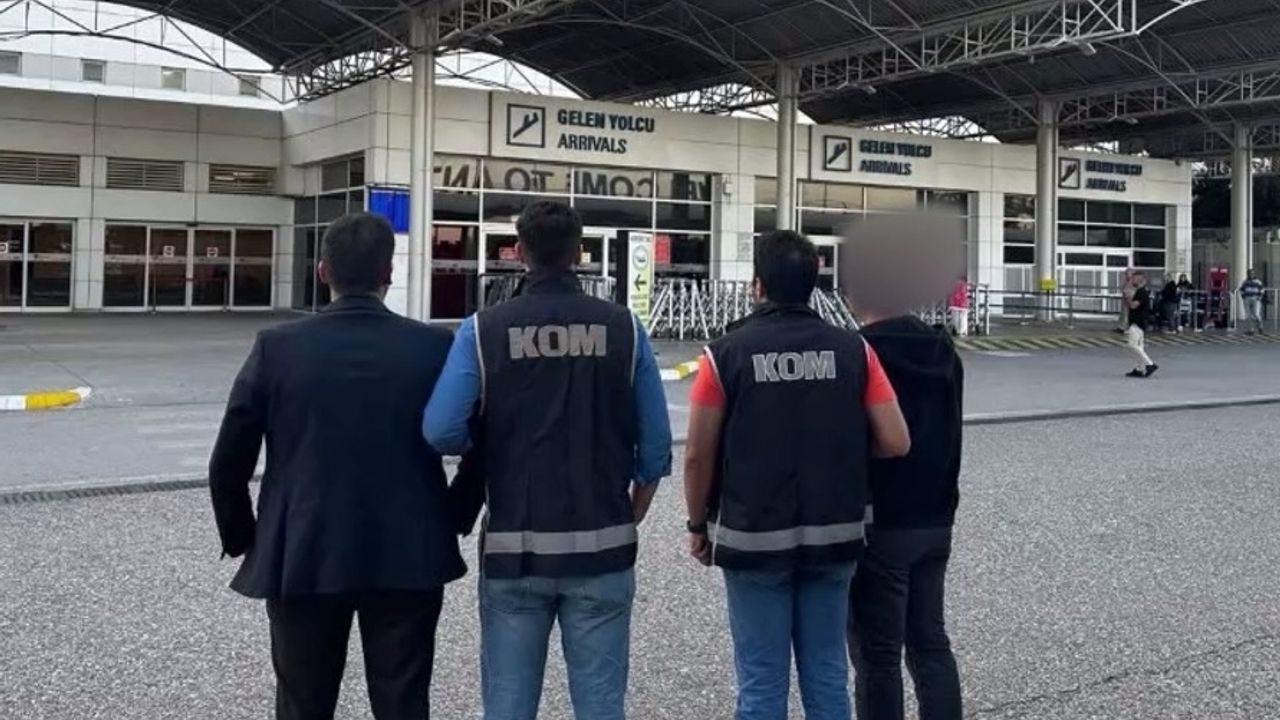 Antalya'da 'zimmet' suçlamasıyla Gümrük Müdürlüğünde görevli 5 şüpheli tutuklandı