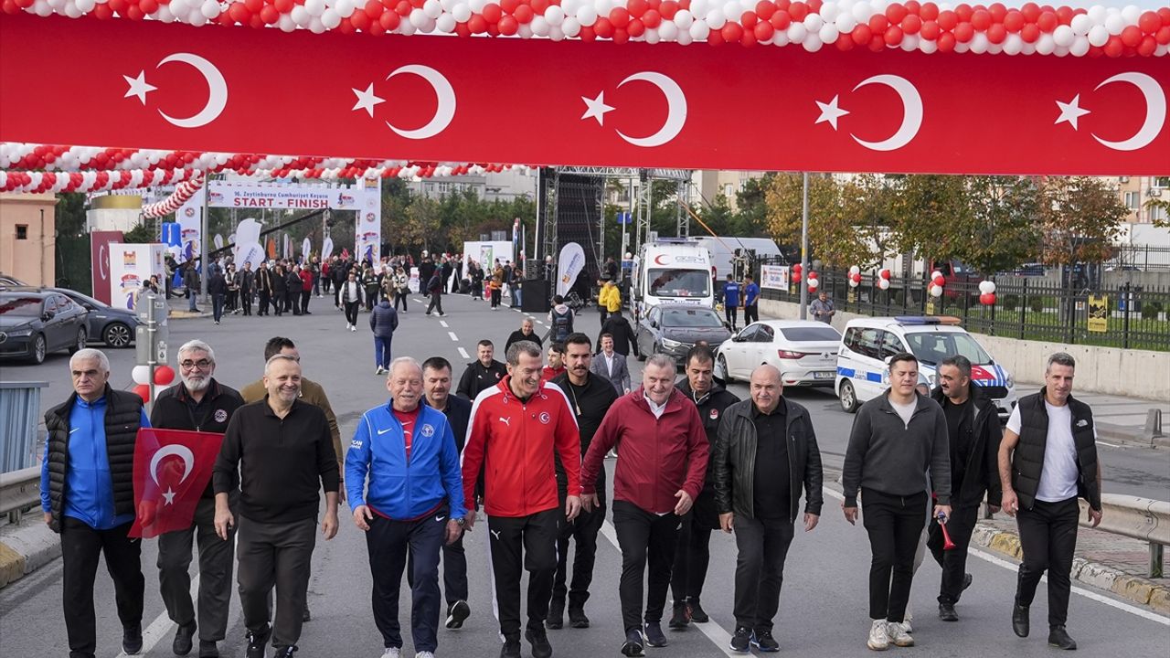 Bakan Bak, 16. Zeytinburnu Cumhuriyet Koşusu etkinliğine katıldı