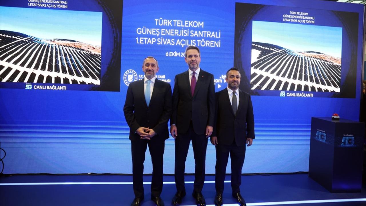 Bakan Bayraktar, Sivas'taki GES yatırımının açılışını 5G ile İstanbul'dan yaptı
