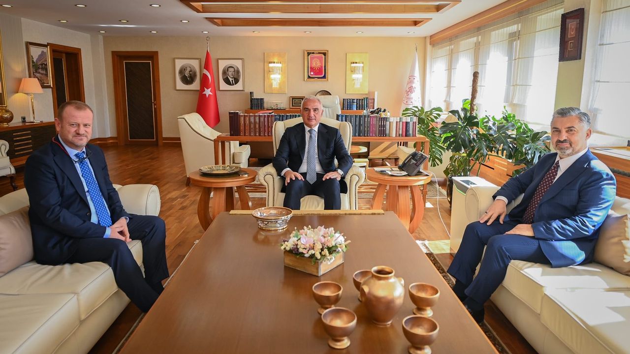 Bakan Ersoy, RTÜK Başkanı Daniş ve Türk Telekom CEO'su Şahin'i kabul etti: