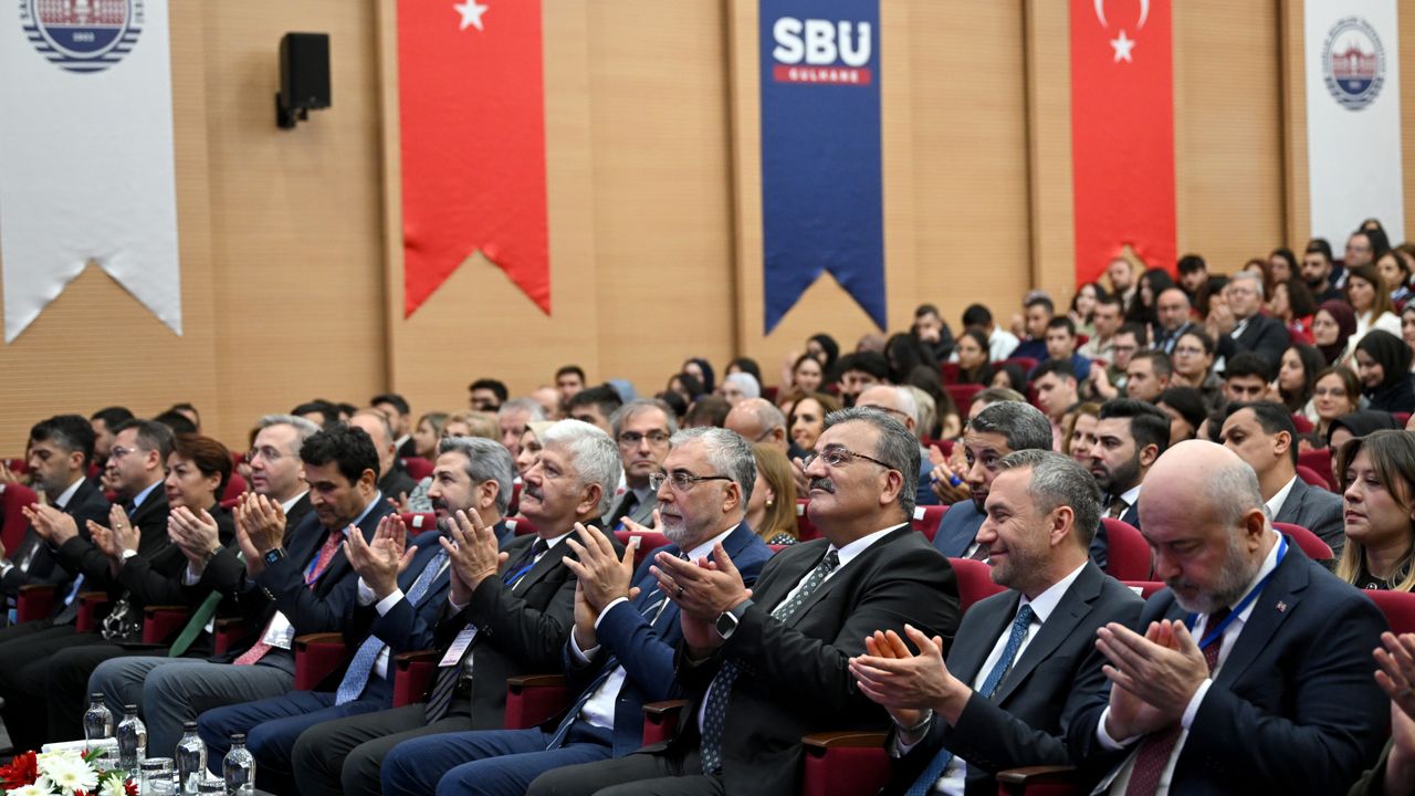 Bakan Işıkhan, 'Uluslararası Sosyal Bilimler, İş Sağlığı ve Güvenliği Kongresi'nde konuştu: