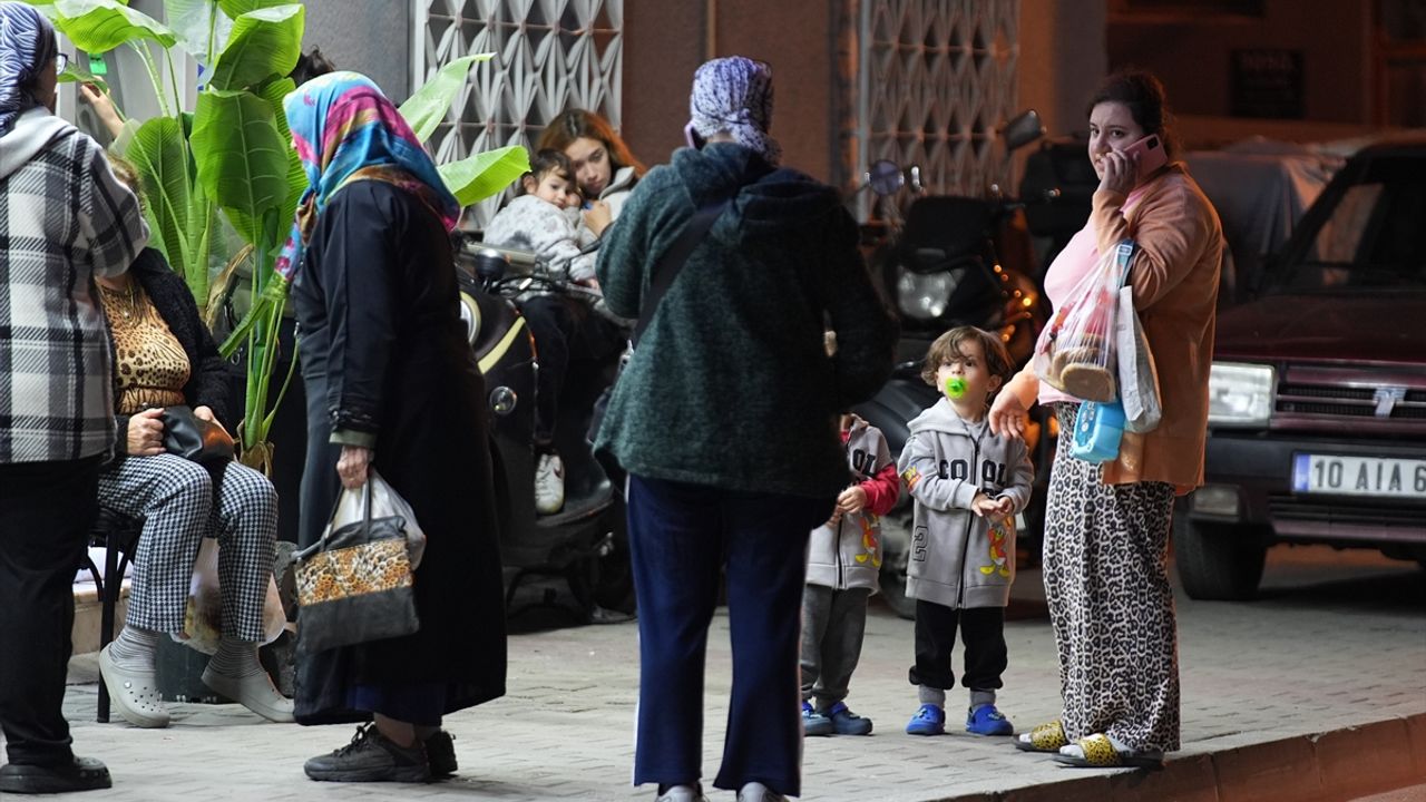 Balıkesir'de 6,1 büyüklüğünde deprem
