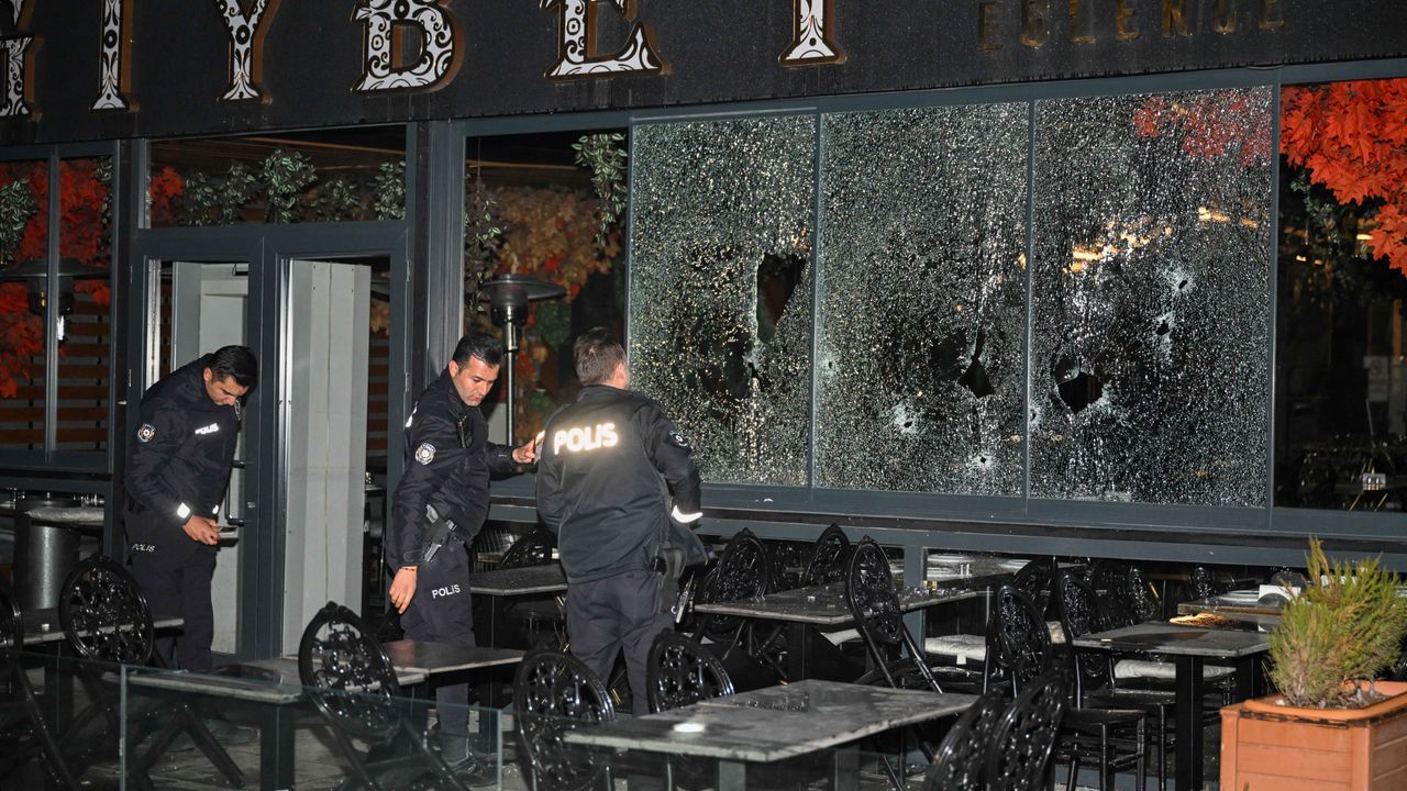 Başkentte bir iş yeri motosikletli 2 kişi tarafından kurşunlandı