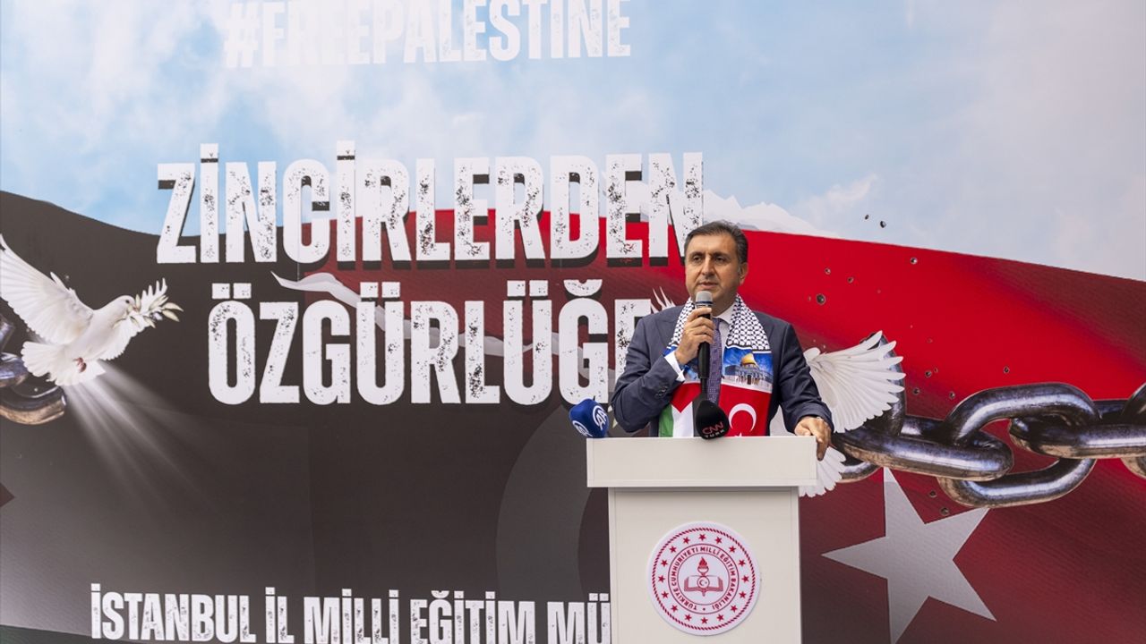 Beşiktaş'ta 'Zincirlerden Özgürlüğe Filistin' etkinliği düzenlendi