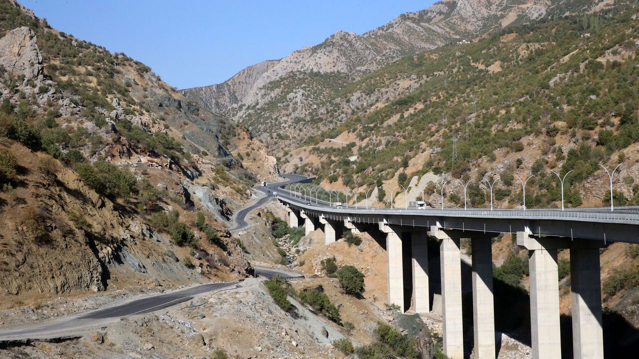 Bitlis-Diyarbakır kara yolunun zorlu bölgeleri artık güvenle aşılacak
