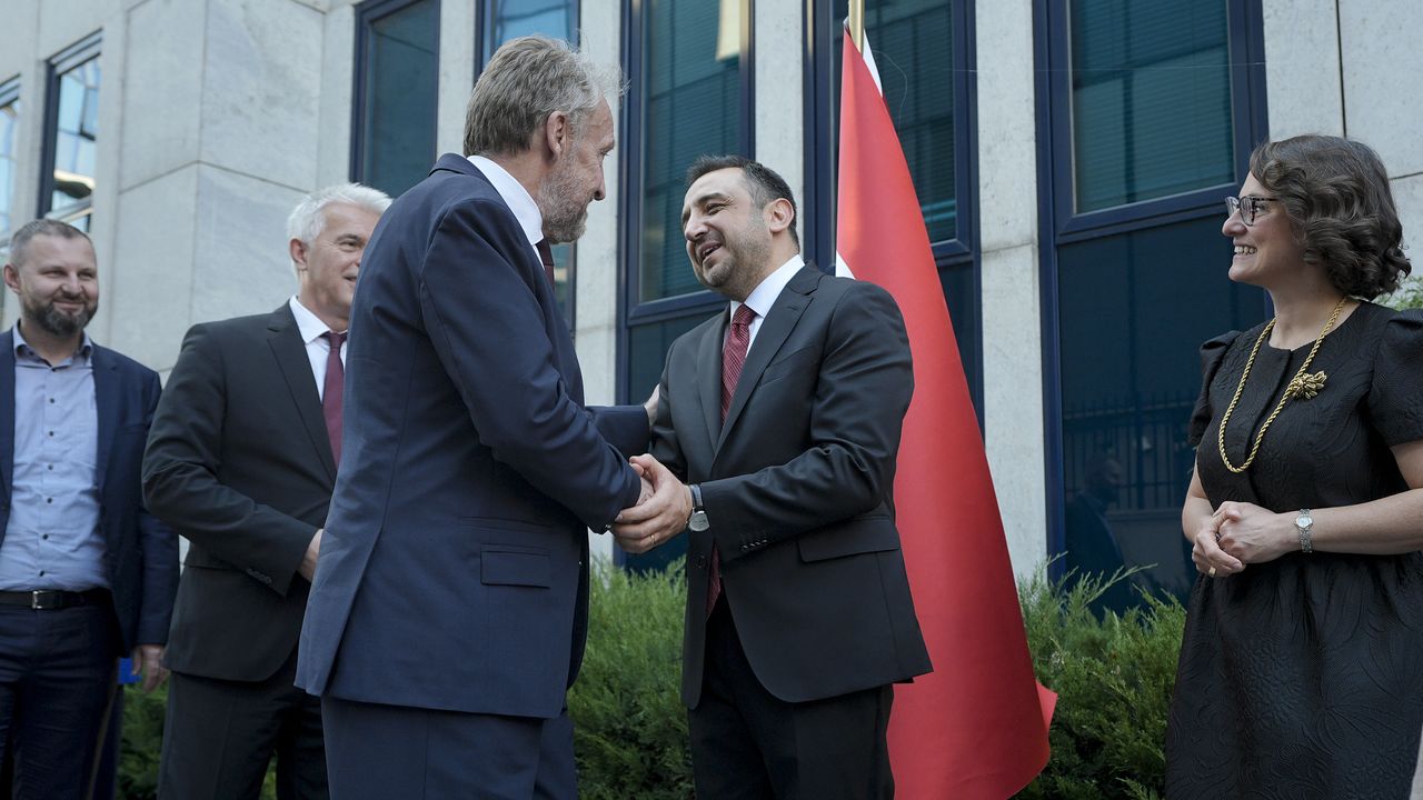 Bosna Hersek'te Cumhuriyet'in 102. yılı kutlandı