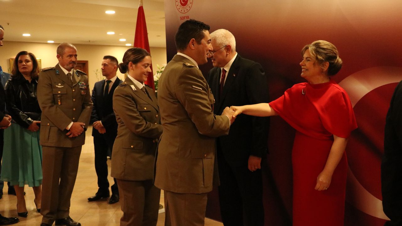 Bulgaristan'da Cumhuriyet'in 102. yılı kutlandı