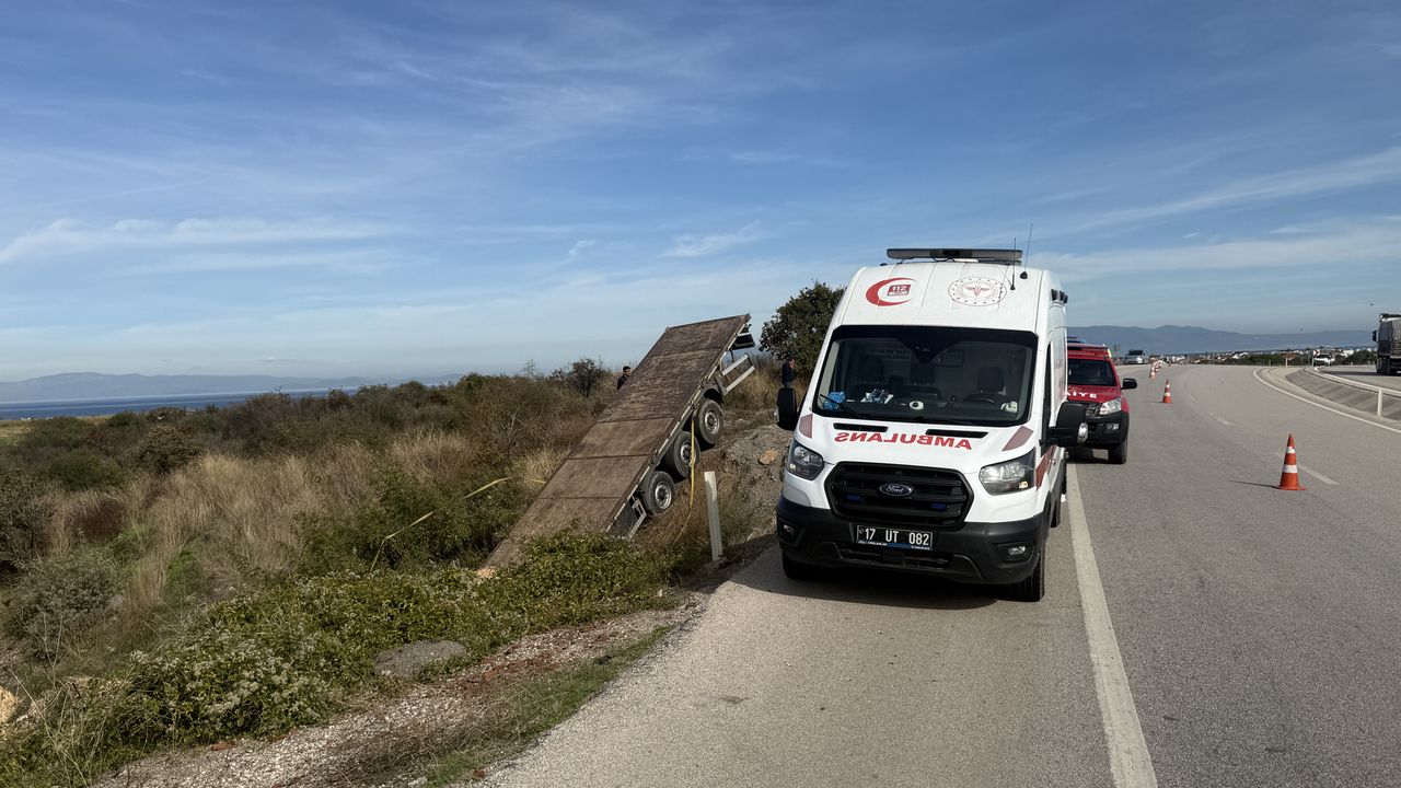 Çanakkale'de şarampole devrilen tırın sürücüsü öldü