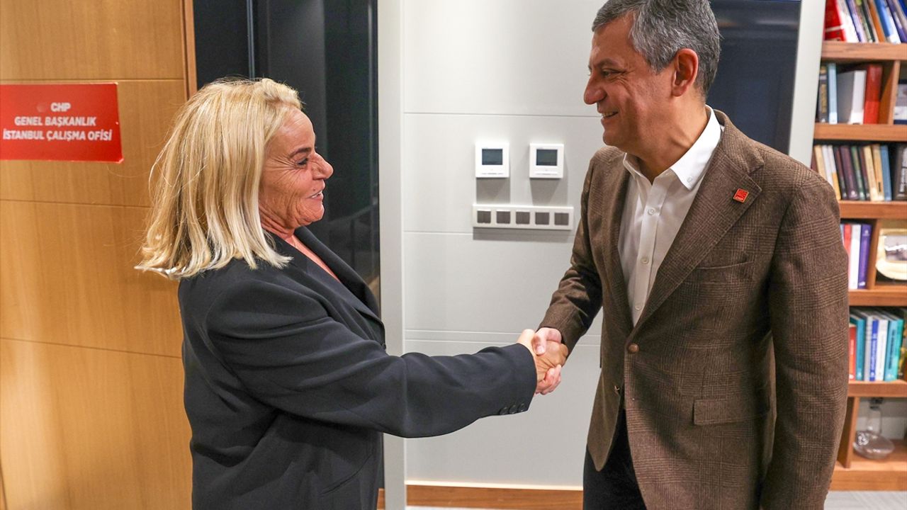 CHP Genel Başkanı Özel, Denktaş ailesi ile bir araya geldi