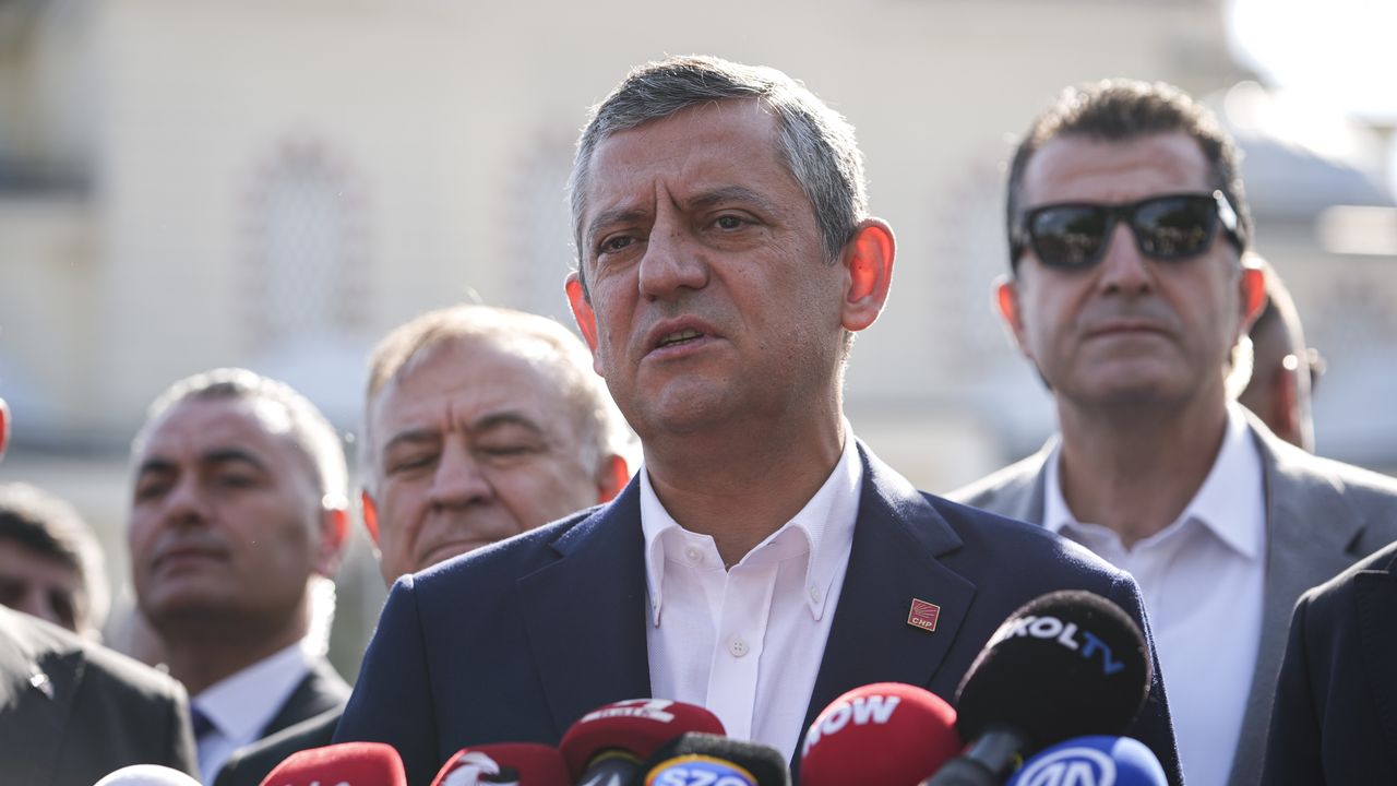 CHP Genel Başkanı Özel, gazetecilerin sorularını yanıtladı: