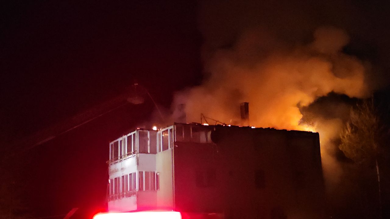 Çorum'da yıldırım isabet eden evde çıkan yangın söndürüldü