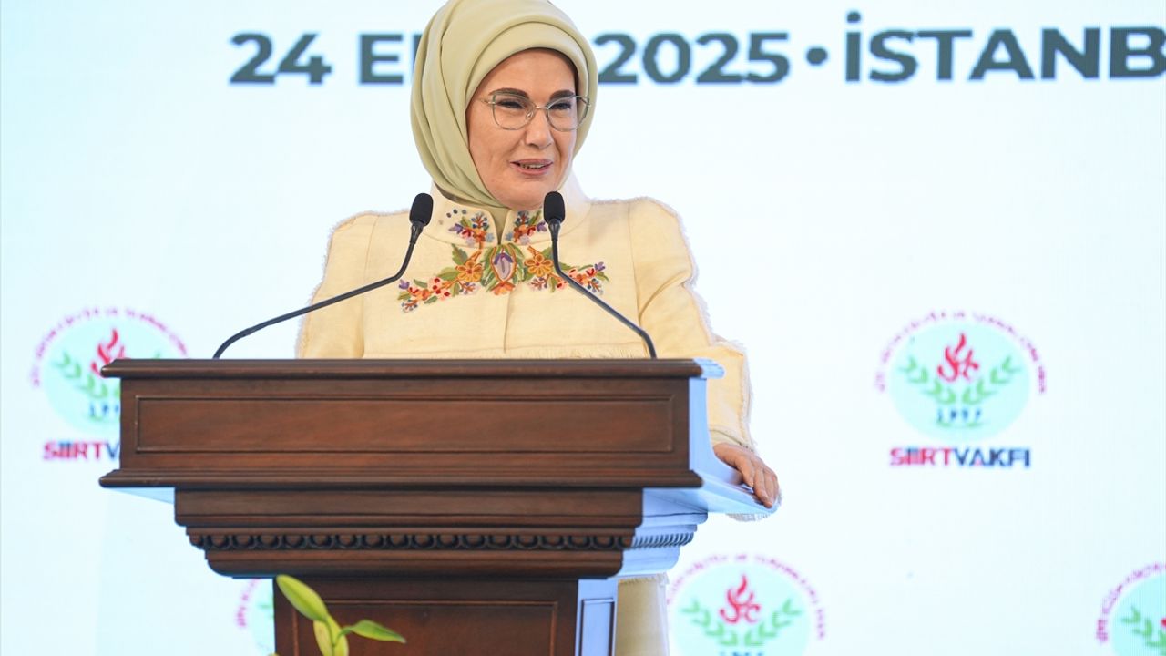 Cumhurbaşkanı Erdoğan'ın eşi Emine Erdoğan, 'Siirtlilerle Buluşma' programında konuştu: