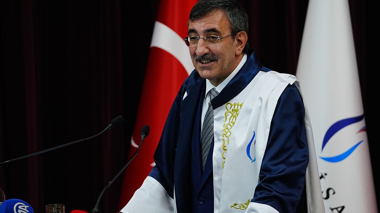 Cumhurbaşkanı Yardımcısı Yılmaz, Manisa Celal Bayar Üniversitesi'nde konuştu: