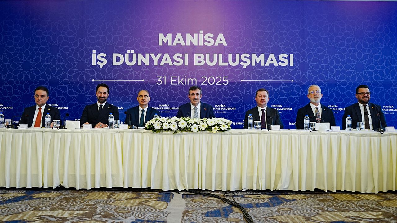 Cumhurbaşkanı Yardımcısı Yılmaz, Manisa'da iş dünyası temsilcileriyle buluştu: