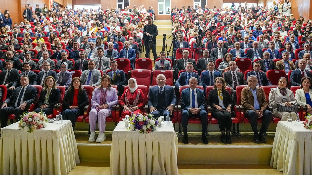 Diyarbakır'da 'Kadın Erkek Fırsat Eşitliği Çalıştayı' düzenlendi
