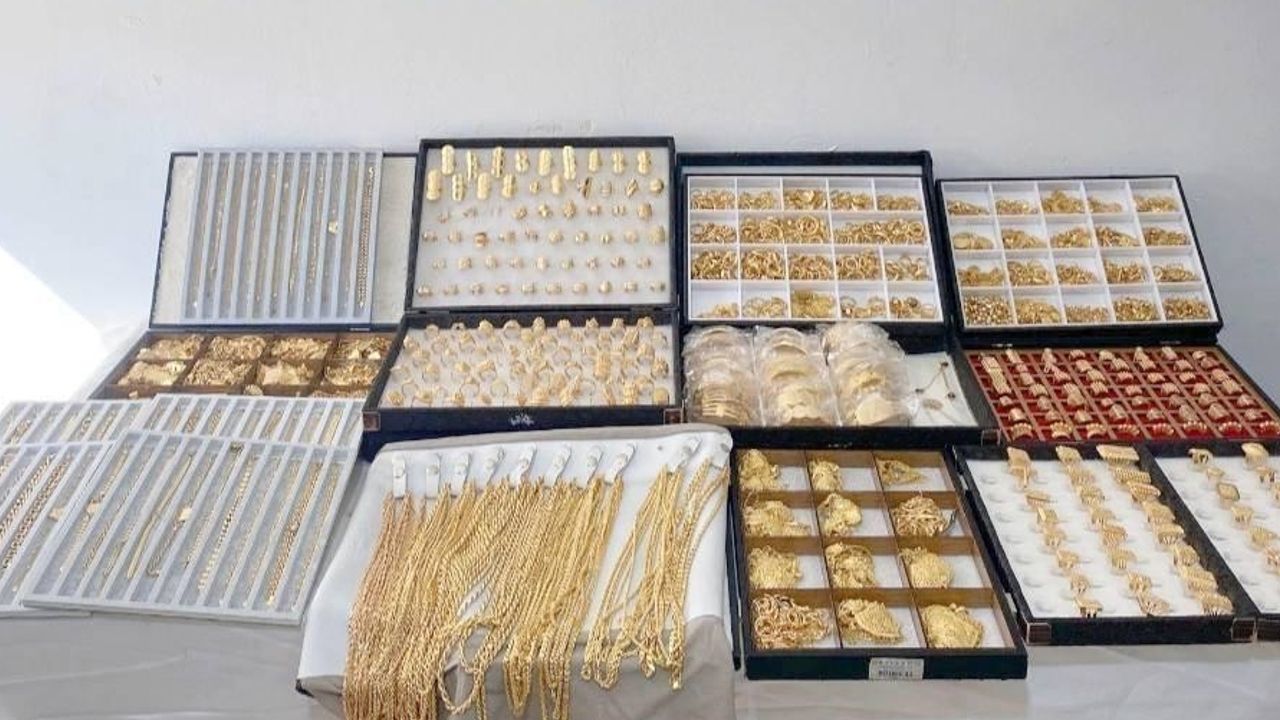 Diyarbakır'da ülkeye kaçak yollarla getirilen 7,5 kilogram işlenmiş altın ele geçirildi
