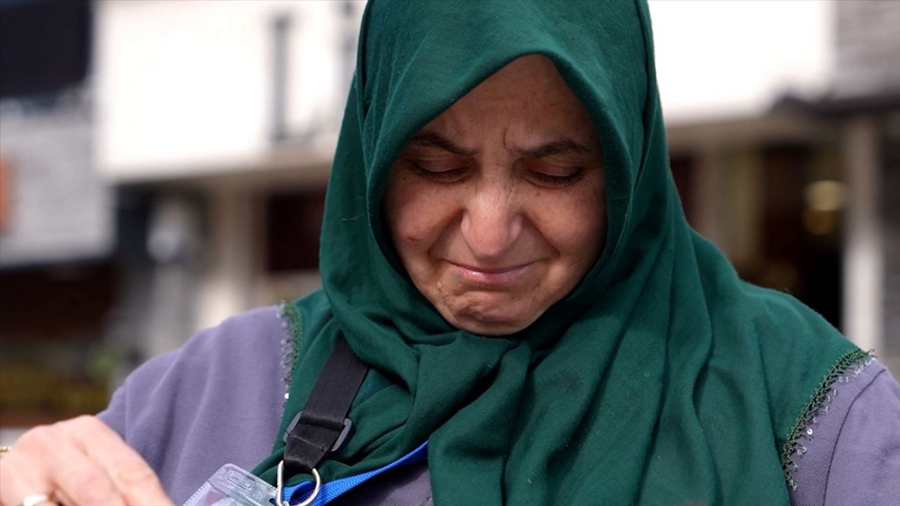 Düzce'de yapılan sosyal deney vatandaşların bayrak hassasiyetini göz önüne serdi