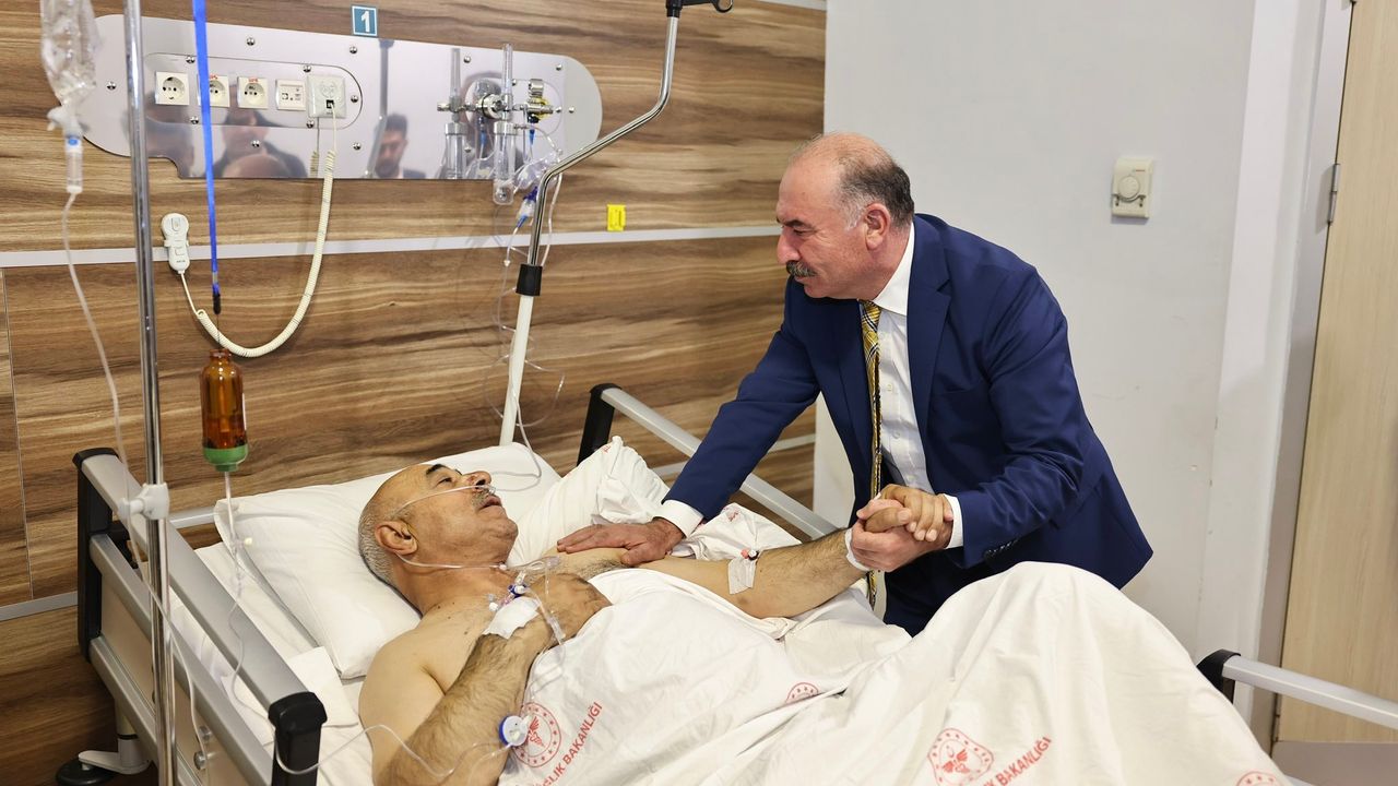 GÜNCELLEME - Serinova Belde Belediye Başkanı Çakmak, Çorum'daki trafik kazasında yaralandı