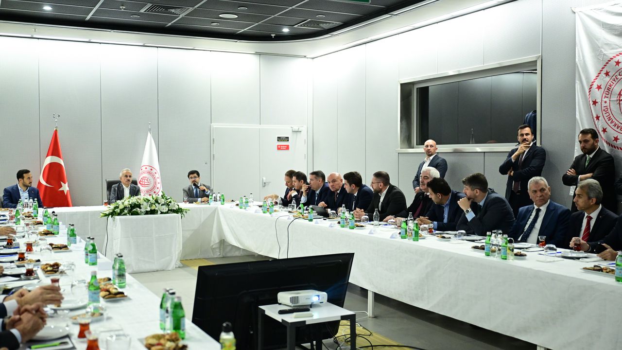 Halkalı-İstanbul Havalimanı Metrosu'nun tamamının 2026'nın ilk çeyreğinde açılması planlanıyor