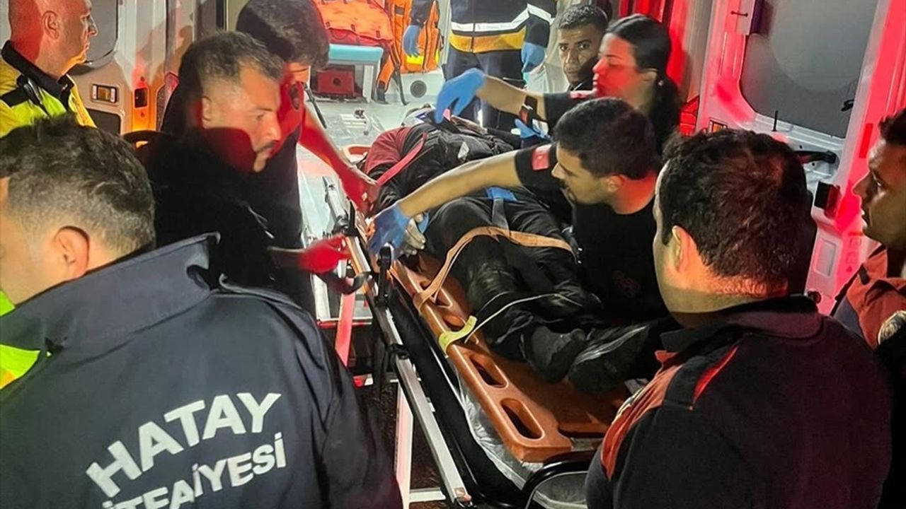 Hatay'da Asi Nehri'ne devrilen üç tekerlekli elektrikli motosikletin sürücüsü yaralandı