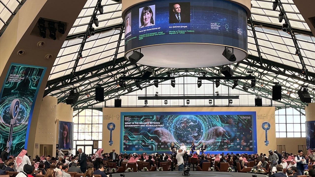 Hazine ve Maliye Bakanı Şimşek, Riyad'da 'Egemenlik ve Küreselleşme' panelinde konuştu: