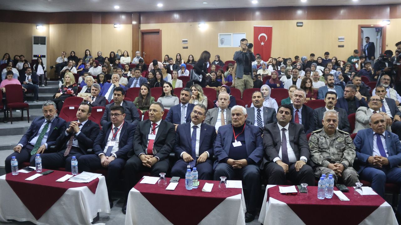 Iğdır'da “Uluslararası Dede Korkut Konferansı” düzenlendi