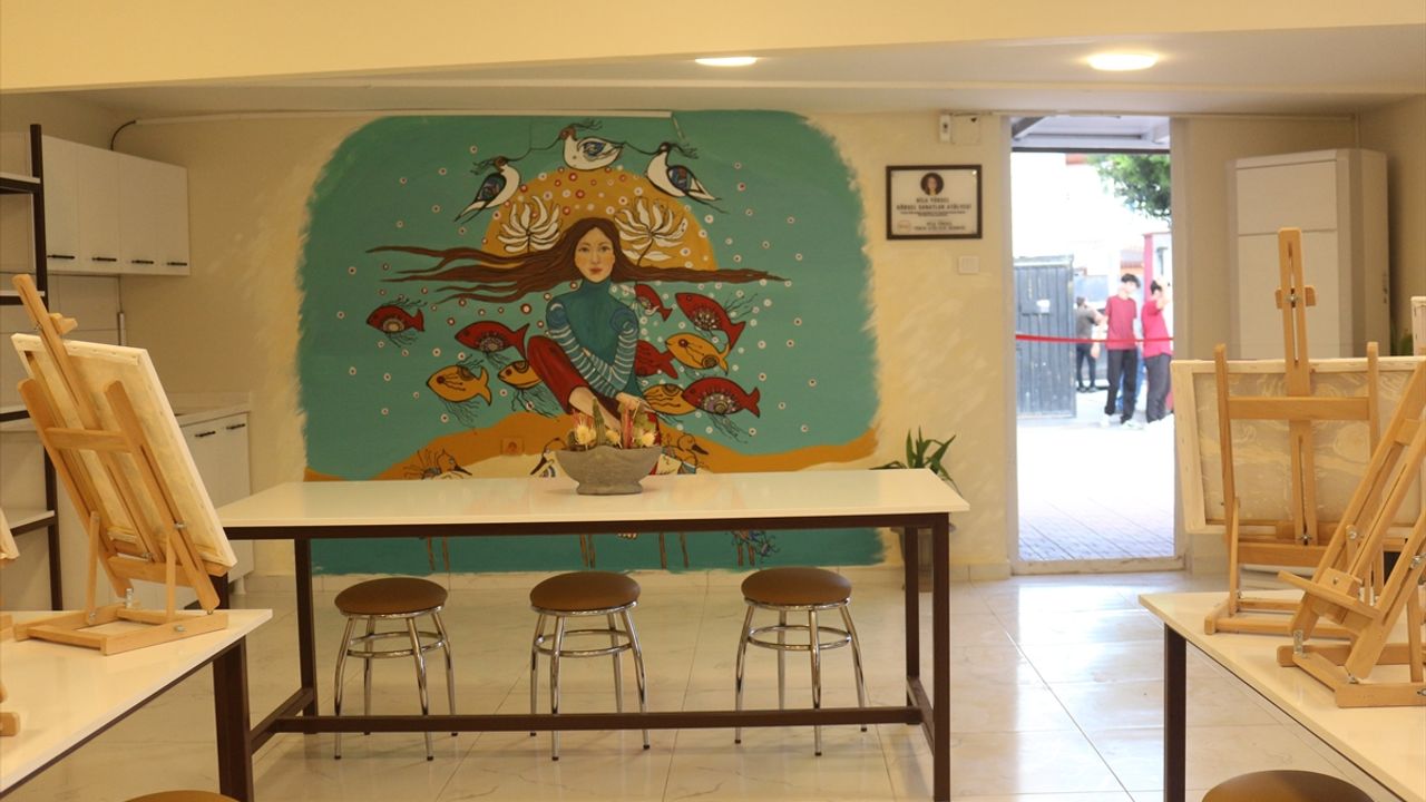 İzmir depreminde hayatını kaybeden Dila Yüksel anısına Hatay'da sanat atölyesi açıldı