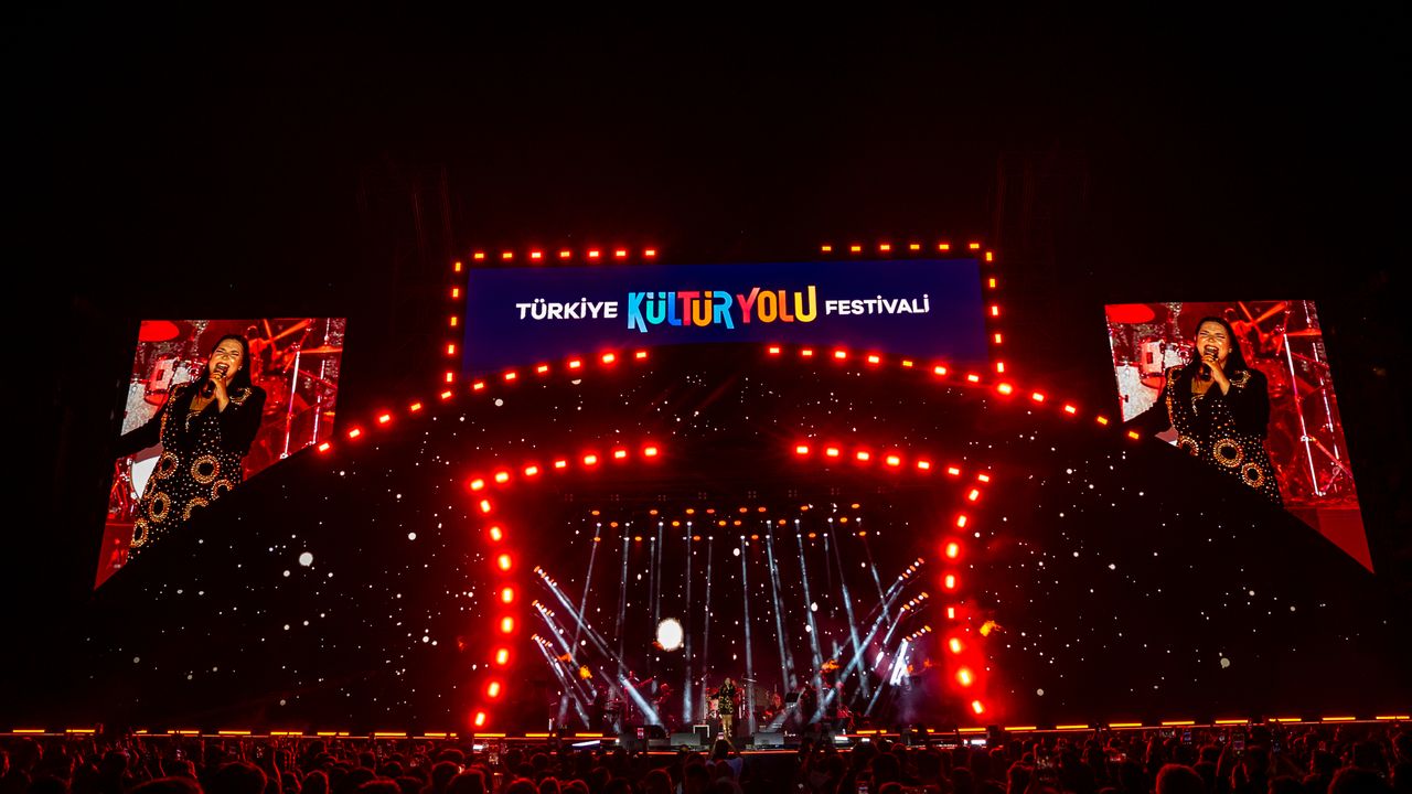 İzmir Kültür Yolu Festivali'nin ilk gününde çeşitli etkinlikler yapıldı