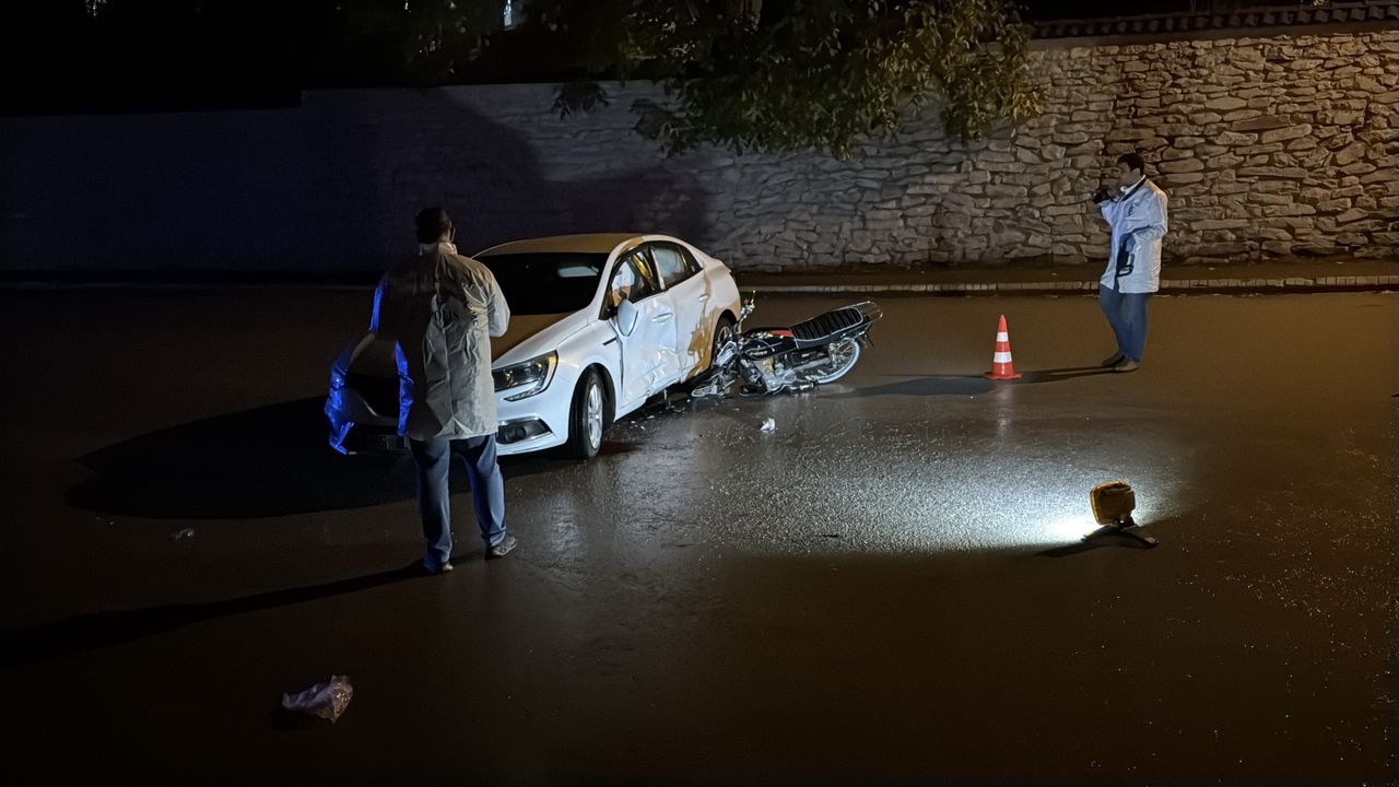 Karabük'te otomobille motosikletin çarpıştığı kazada 2 kişi yaralandı