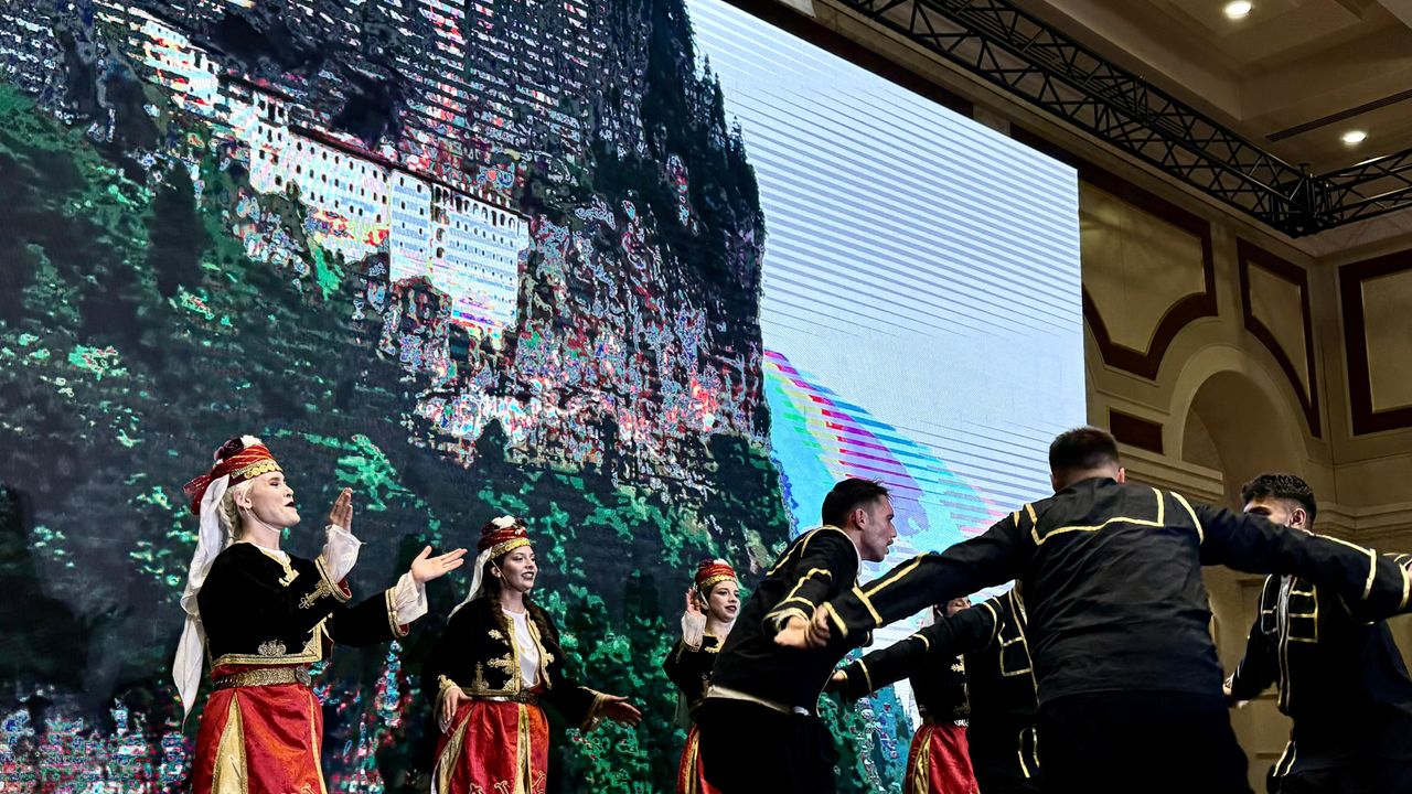 Kazakistan'da Cumhuriyet'in 102. yılı kutlandı