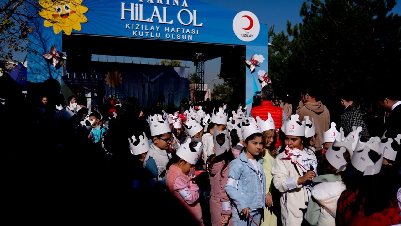 Kızılay Haftası'nda öğrenciler iyilik ve dayanışmayı öğrendi