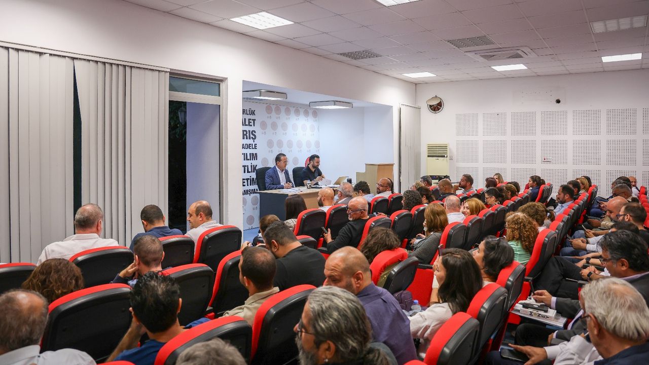 KKTC'de ana muhalefetteki CTP yeni genel başkanını 30 Kasım'da seçecek