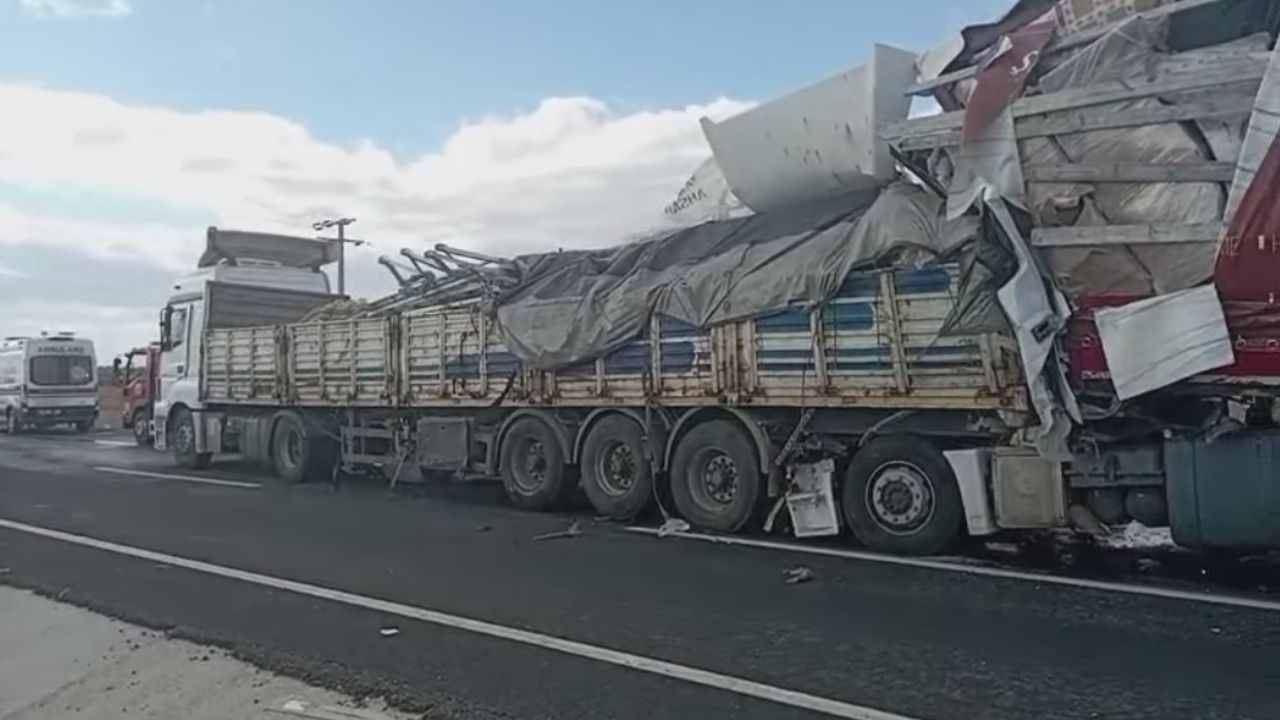 Konya'da 3 aracın karıştığı kazada 1 kişi öldü, 3 kişi yaralandı