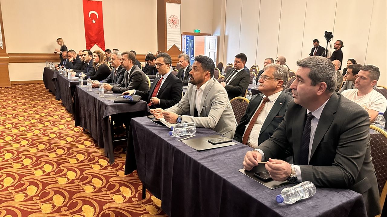 Konya'da 'Dönüşen Çalışma Hayatında İşçi-İşveren Buluşmaları' düzenlendi