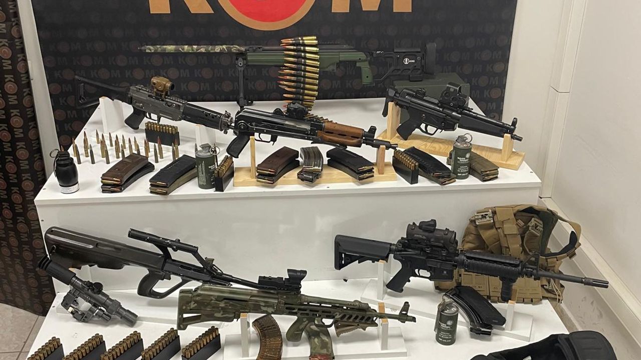 Mardin'de düzenlenen operasyonda silah ve mühimmat ele geçirildi